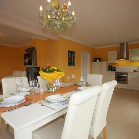 Uhlenhus بيت للعطل *